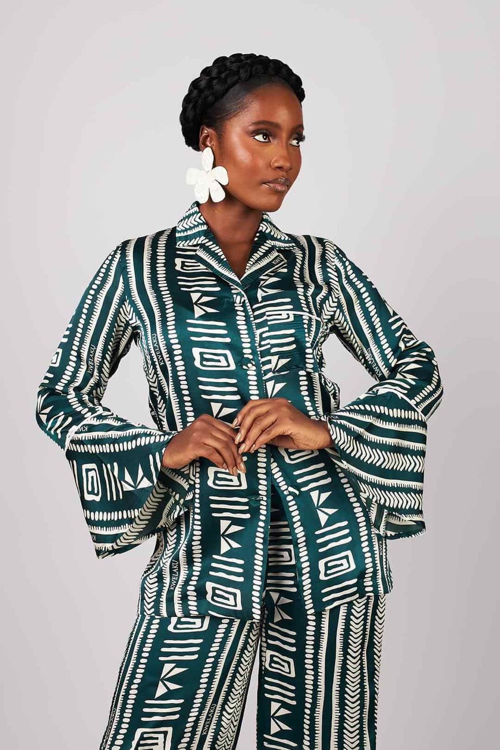 Monogram Geometric Signature PJ — view 2 — Kwelaku